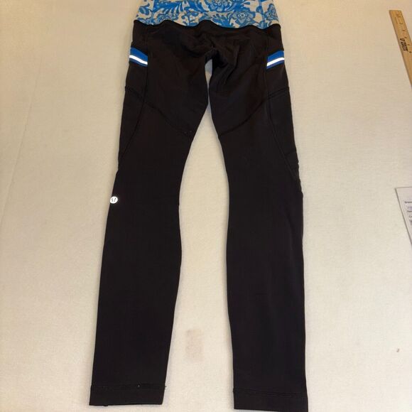 Lululemon Toasty Tech Tight Black / Laceoflage Polar Cream Beaming Blue XS/S - Picture 3 of 5